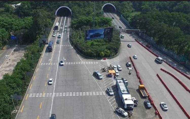 惠深沿海高速公路深圳段公車專用道