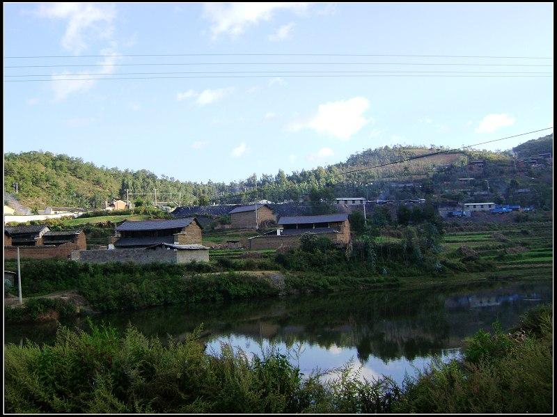 栗子園村(雲南省大理州彌渡縣苴力鎮下轄村)