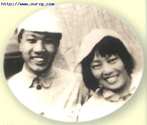 1942年，王恩茂和駱嵐在延安結婚