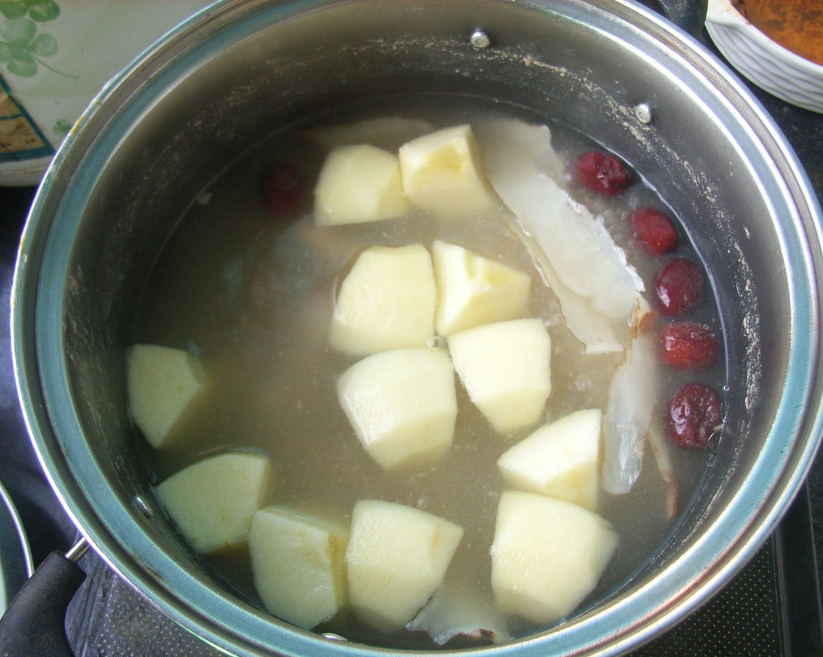 蘋果沙參玉竹瘦肉湯