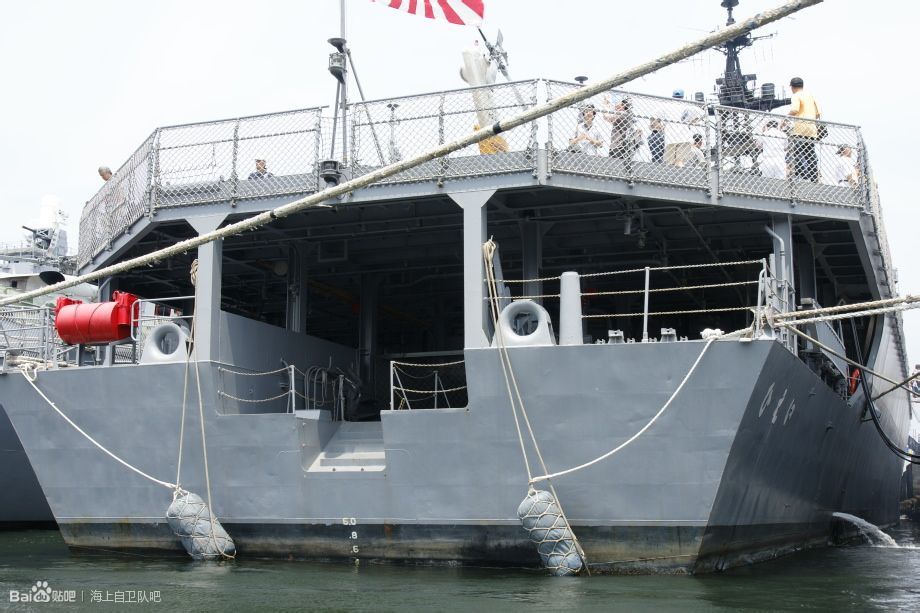 艦尾拖曳聲納投放艙