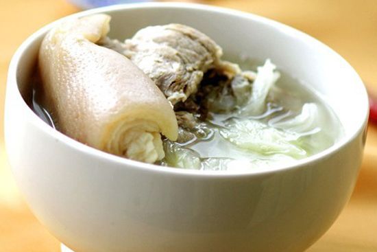 蚝豉黃豆豬肘湯