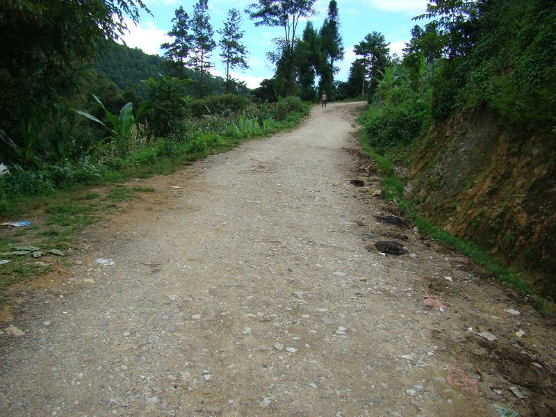 里睦中寨自然村通村道路