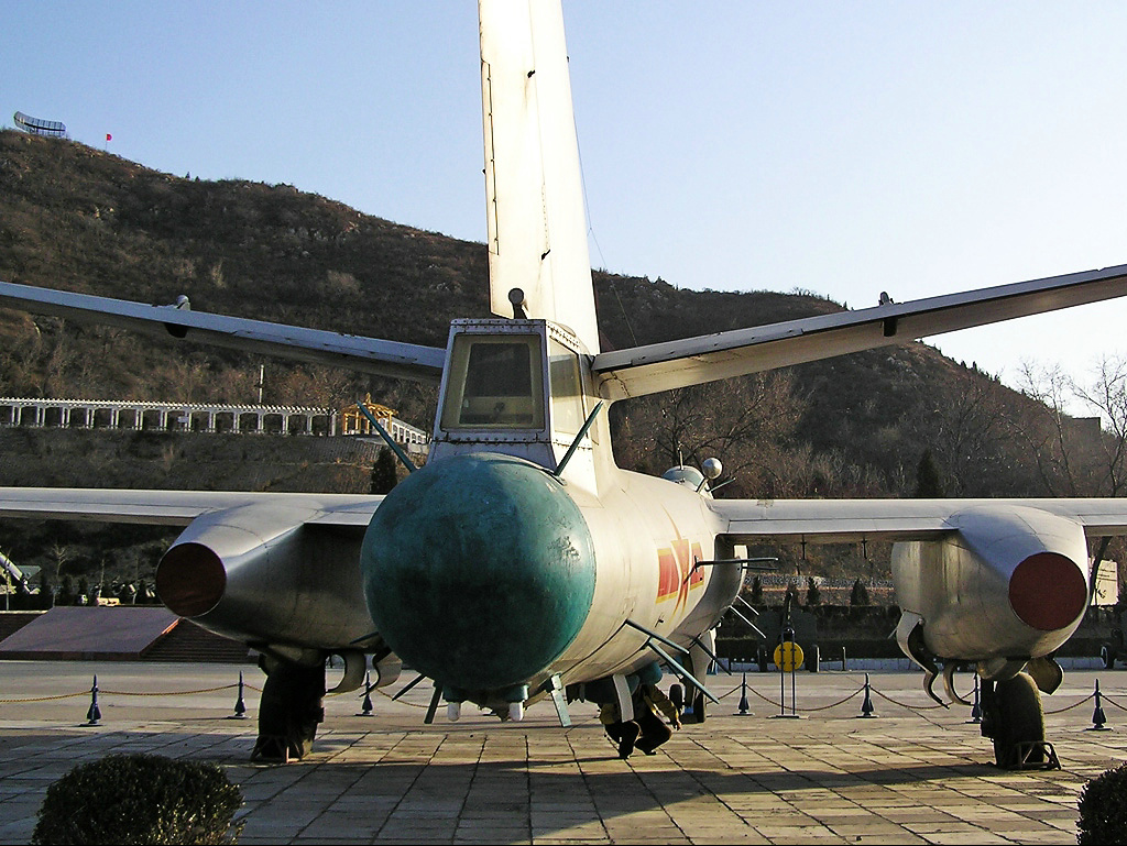 中國轟電-5電子對抗機