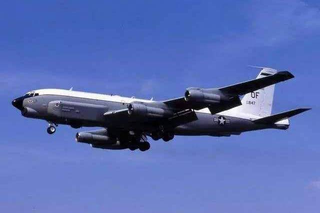 WC-135W偵察機