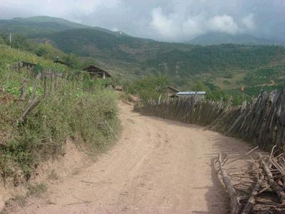 石登鄉水銀廠村進村道路