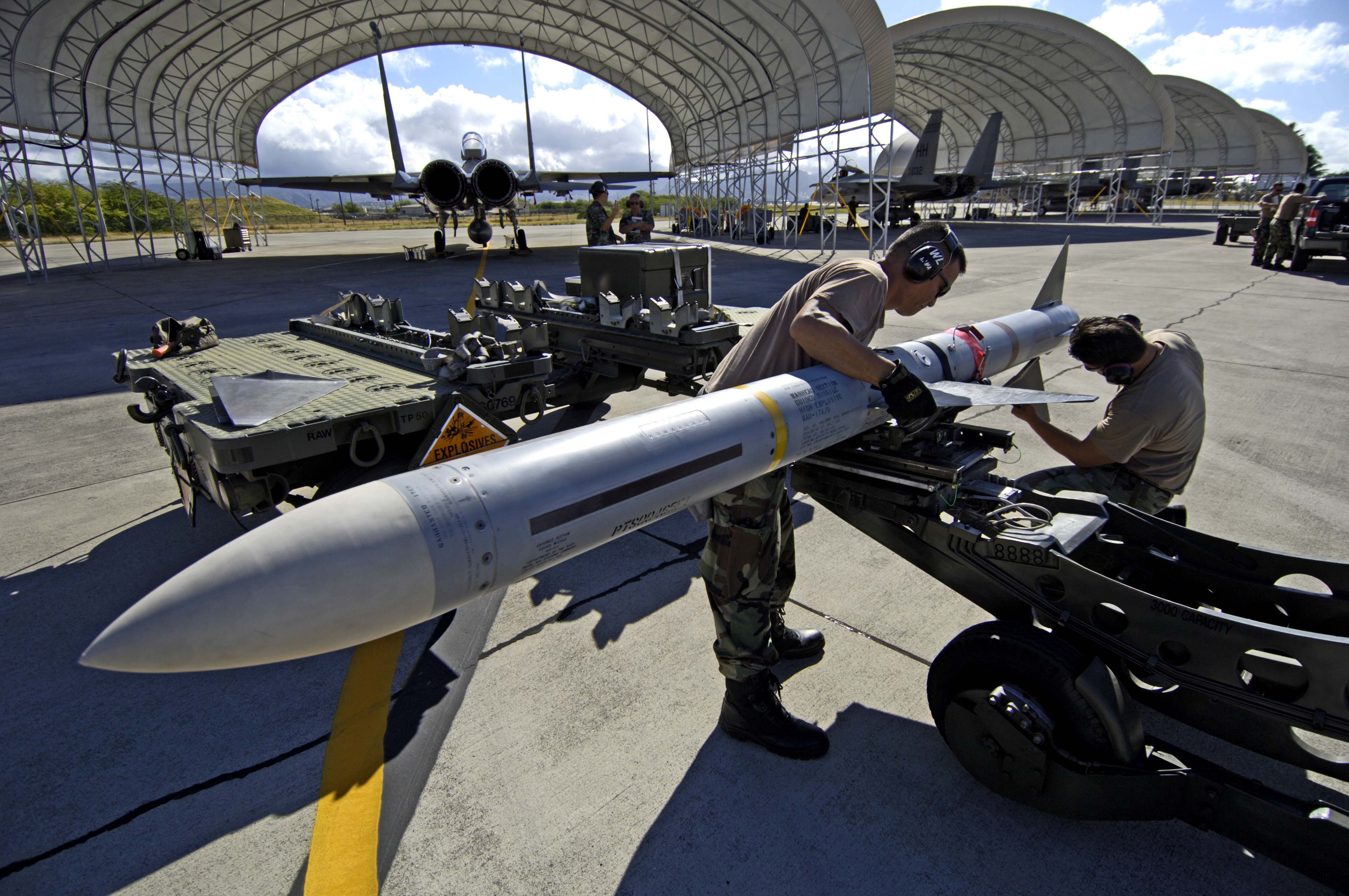 AIM-7空空飛彈(“麻雀”空空飛彈)