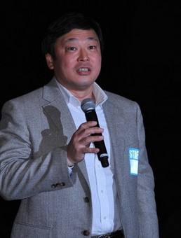 Cyberfront社長 藤原三十二