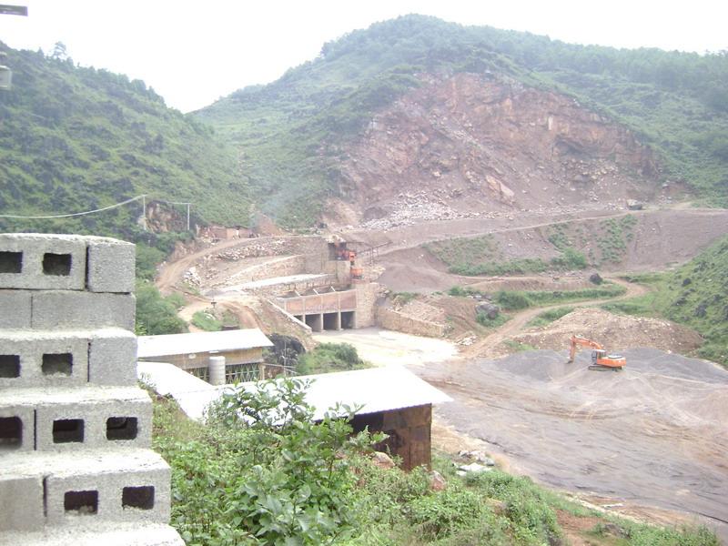 蘿蔔山村喜鵲林石場