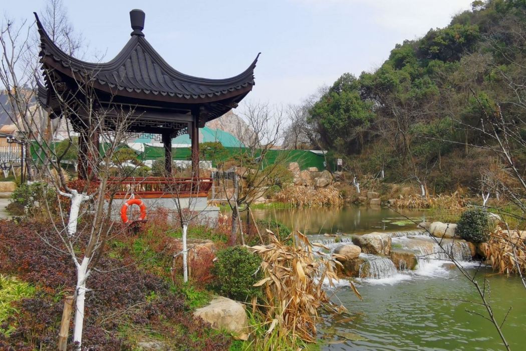 銅鑑湖雲棲公園