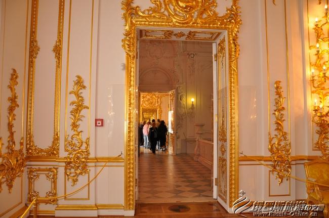 金碧輝煌的葉卡捷琳堡宮殿內部