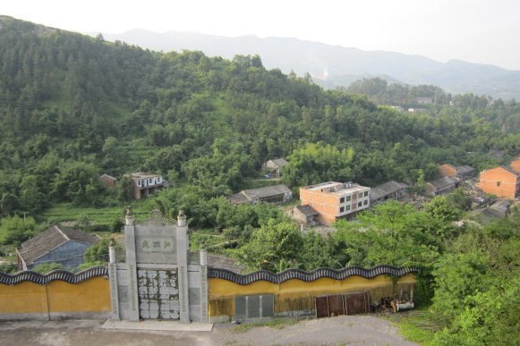 感應寺村