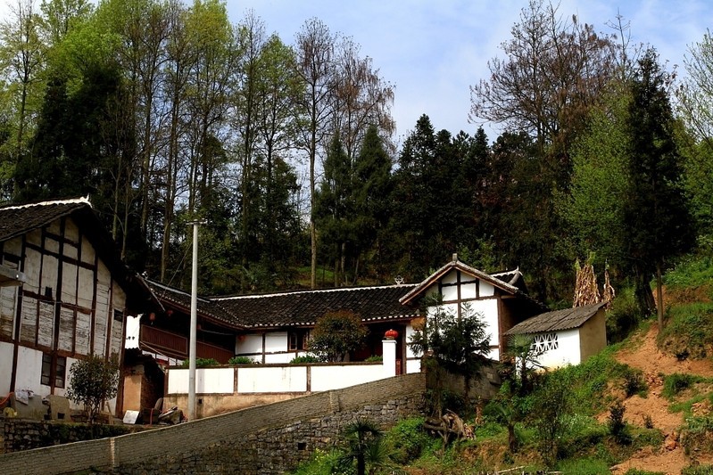 偏坡村(雲南省麒麟區東山鎮下轄村)