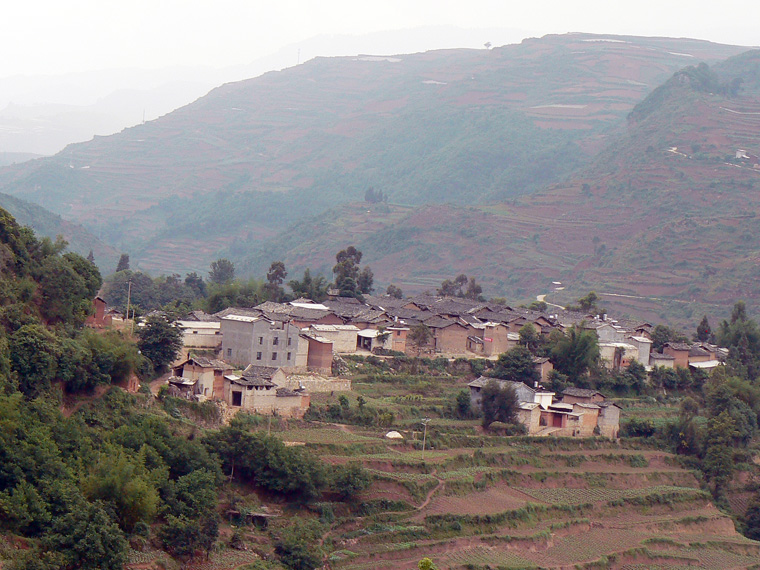 東半山村