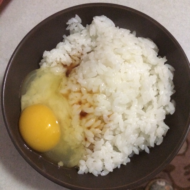 雞蛋拌飯