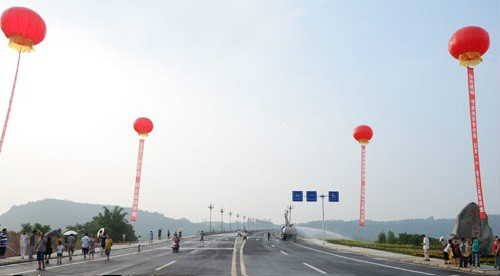 通車後的嘉陵江三橋