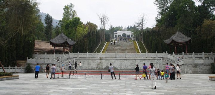 川陝革命根據地紅軍烈士陵園