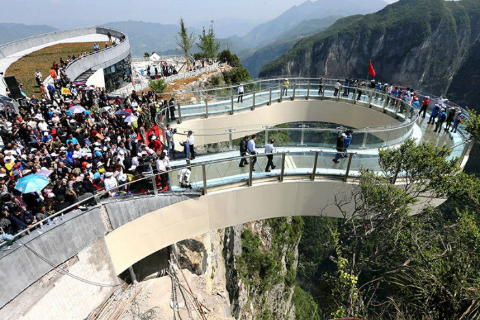 重慶雲陽懸挑玻璃景觀廊橋