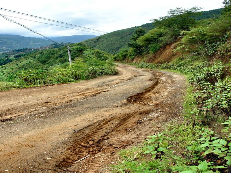 犁巴沙村通村公路