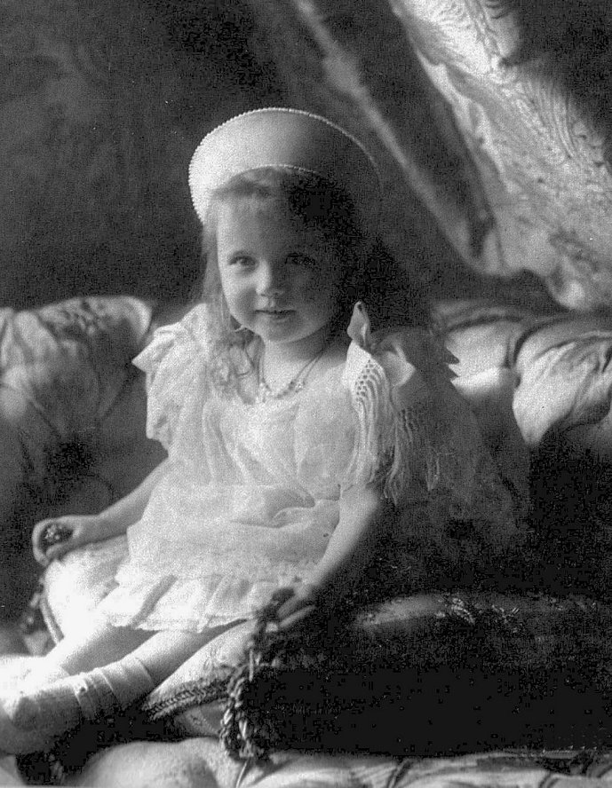 阿納斯塔西婭身穿公主服，攝於1904年