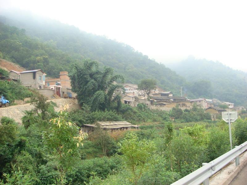 膩落江村(雲南省開遠市馬者哨鄉沖子村委會膩落江村)