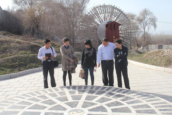 趙譽人老師在新疆八卦城八卦公園指導工作