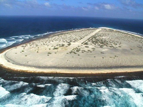 特羅梅林島