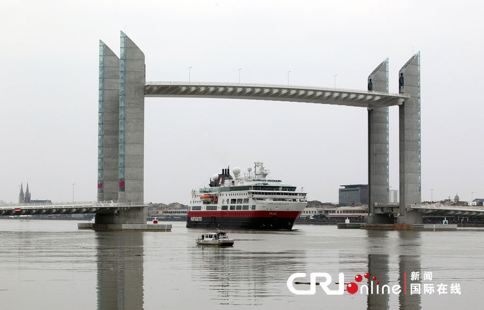 波爾多雅克·沙邦-戴爾馬大橋