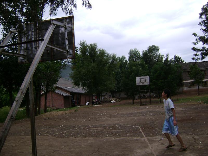 子牙關村國小籃球場