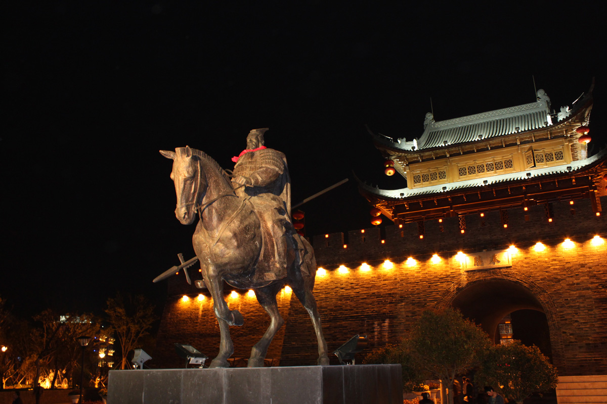 奉勝門前項羽像