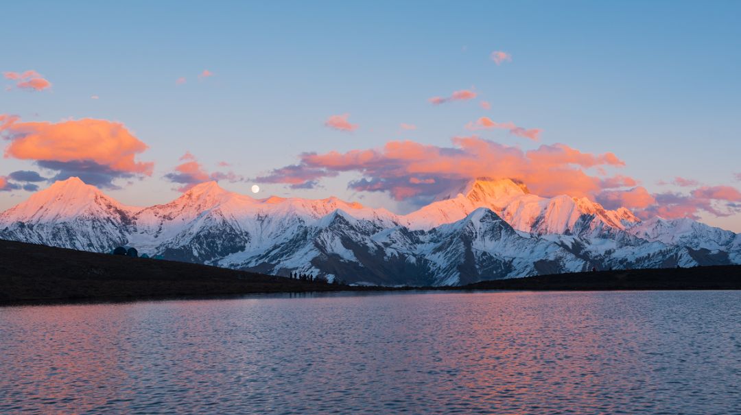 貢嘎山