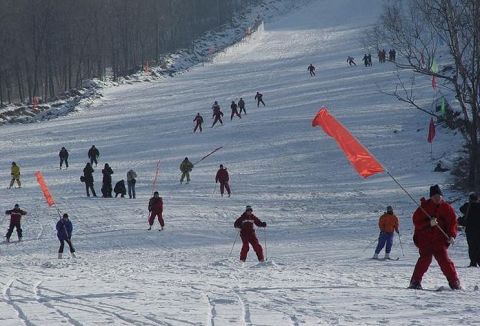 玉泉狩獵場滑雪場