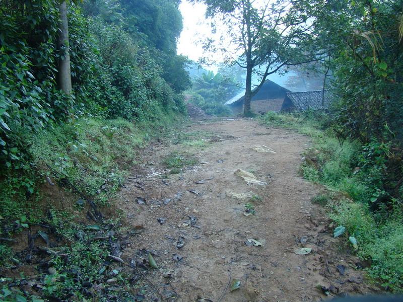 大磨房自然村通村道路