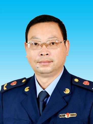 葉文林(貴州省赤水市市場監督管理局黨組成員、副局長、三級主任科員)