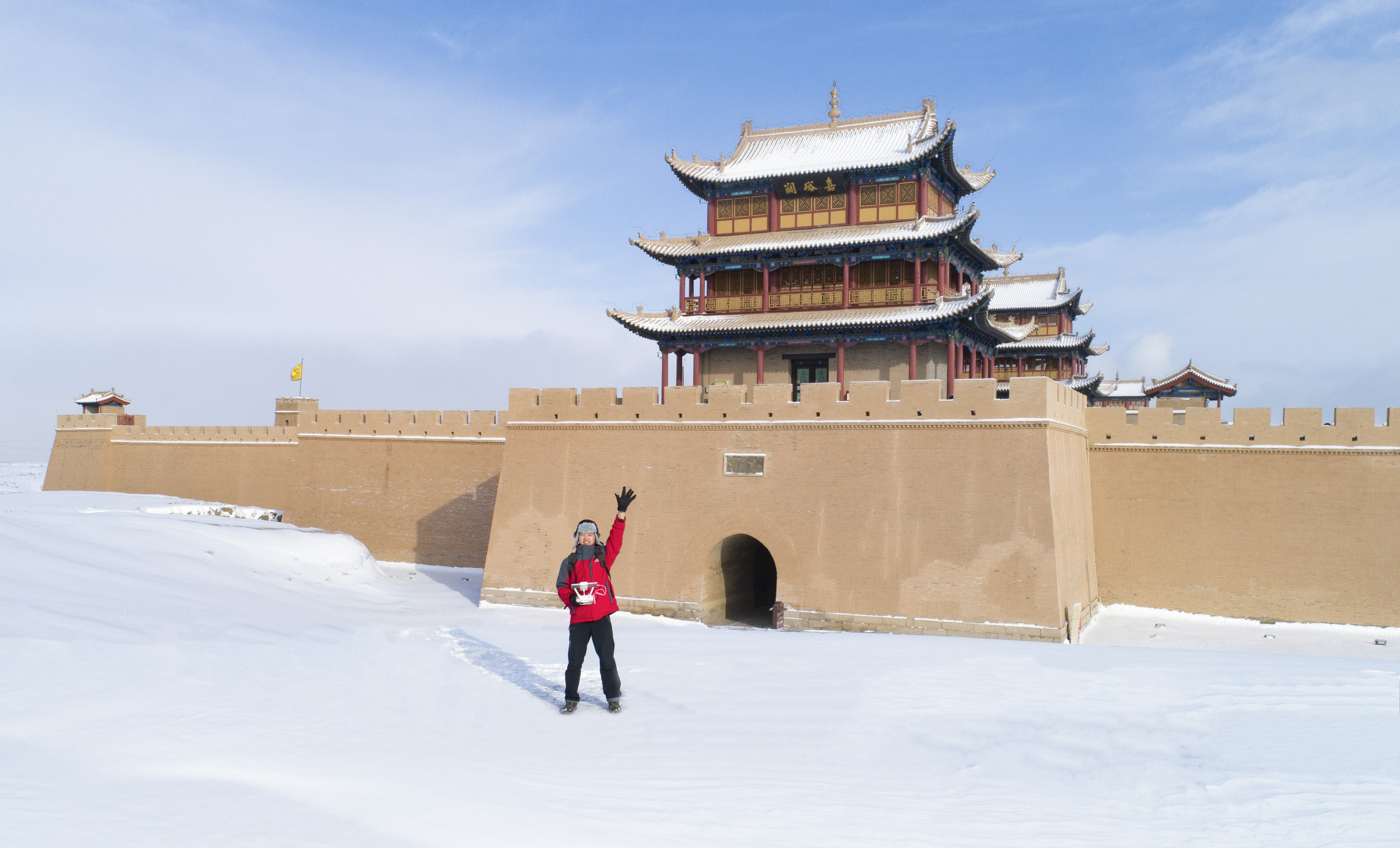 楊東在嘉峪關關城