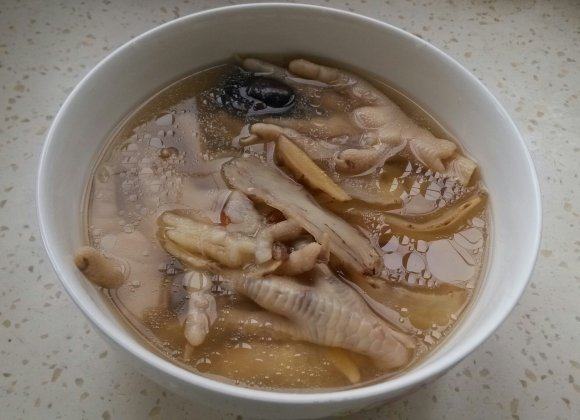 玉竹瘦肉雞腳湯