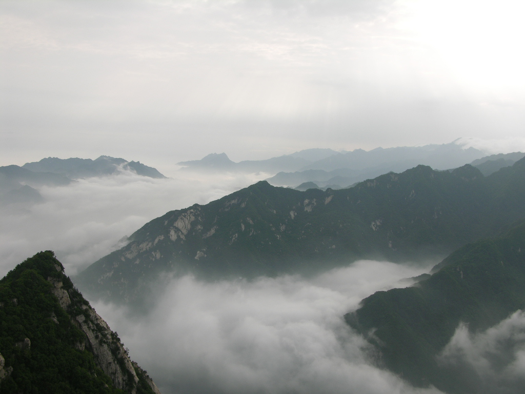 斷層三角面山峰