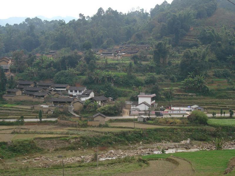 大路邊自然村(洛澤河鎮雄塊行政村大路邊自然村)