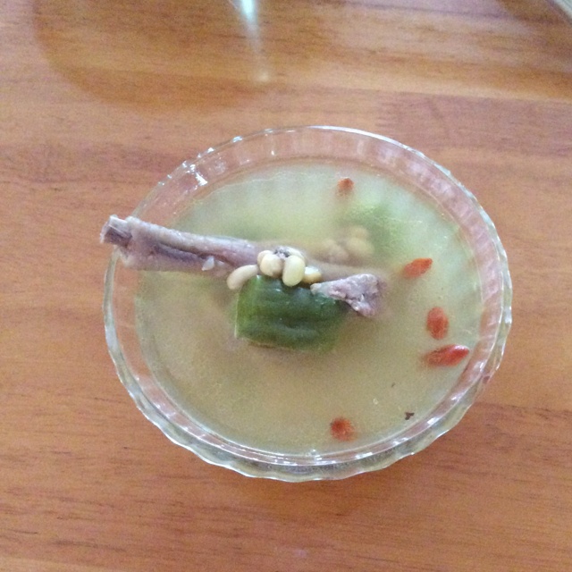 黃豆苦瓜雞骨湯