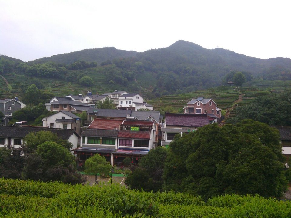 小龍井村(雲南馬龍縣通泉鎮下轄村)