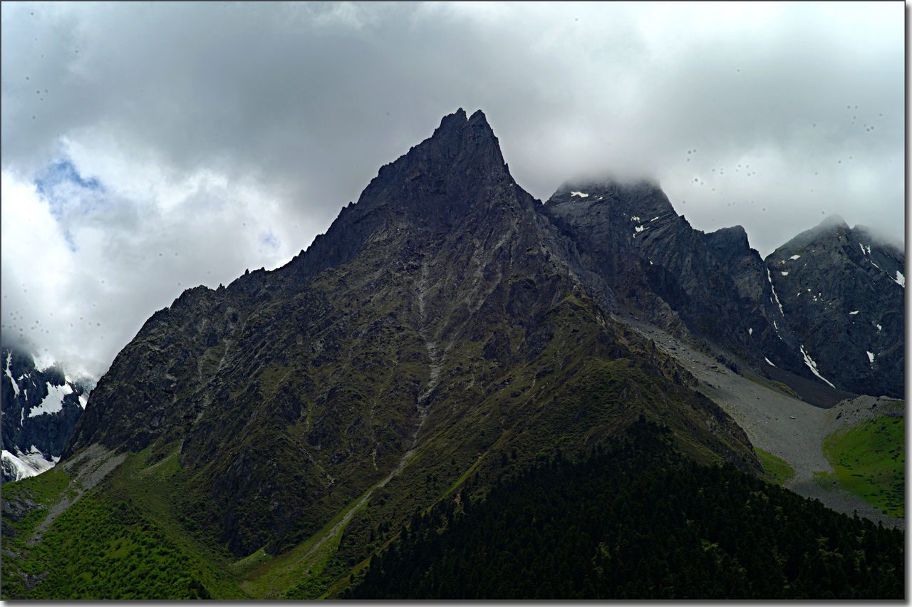 勞曾山