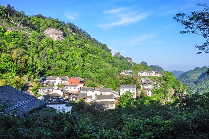 齊雲村(峨山縣岔河鄉雲美村民委員會下轄村)