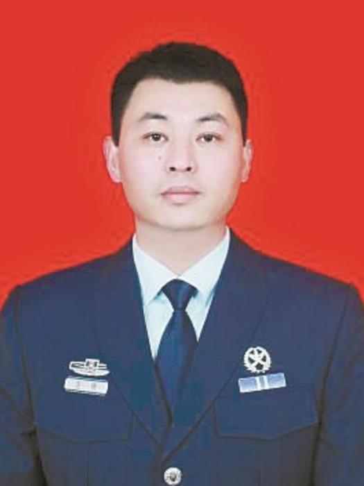 王濤(湖南省張家界軍分區政治工作處副處級幹事)