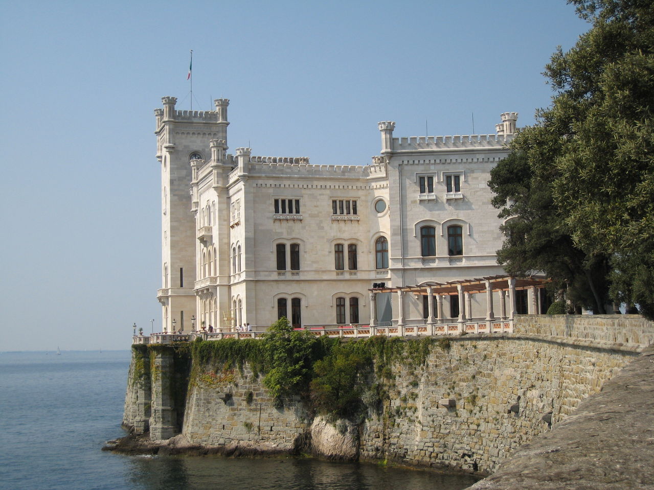 的里雅斯特(Trieste)