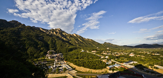 黑山寺村