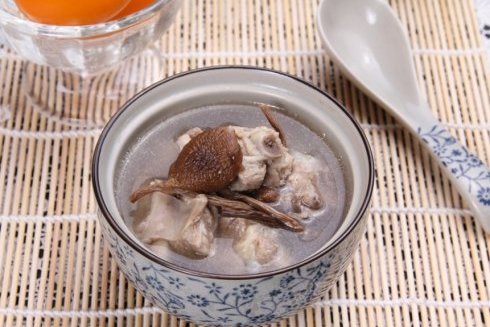 排骨茶樹菇湯