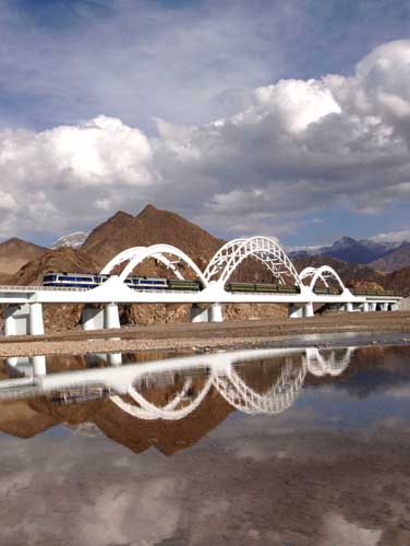 拉薩河特大橋