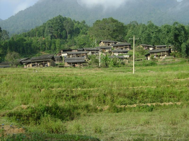 陸家寨村(雲南省紅河州金平苗族瑤族傣族自治縣勐橋鄉陸家寨村)