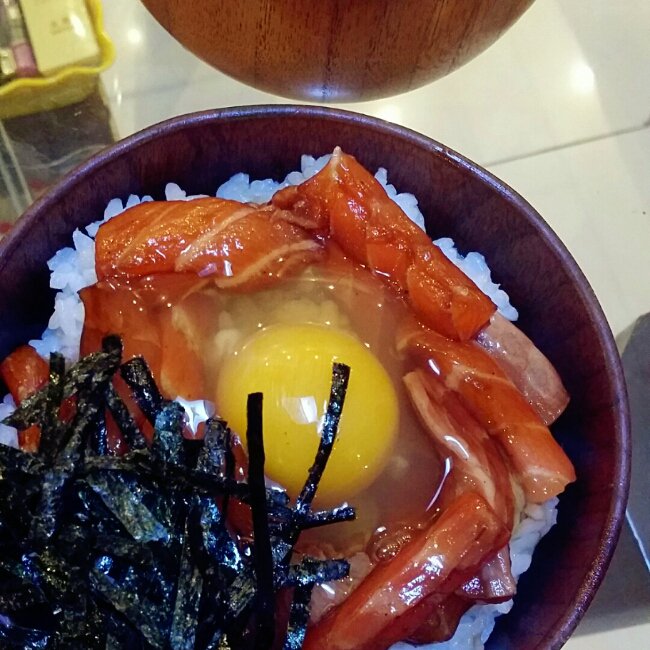 三文魚親子丼