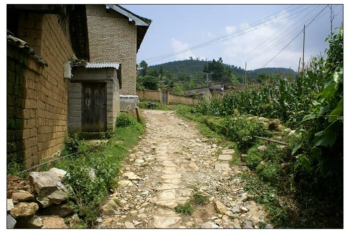 何上寨自然村通村道路